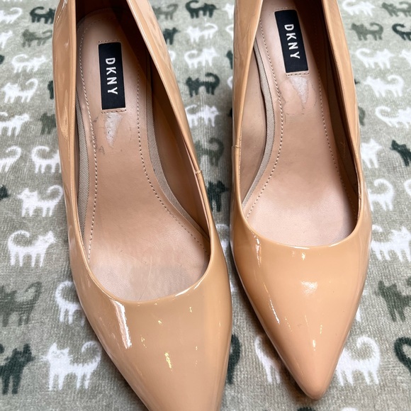 DNKY nude pumps Size 8 - Picture 7 of 7